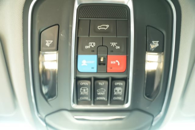 Used 2022 Jeep Grand Cherokee L Limited AWD/4WD image 39