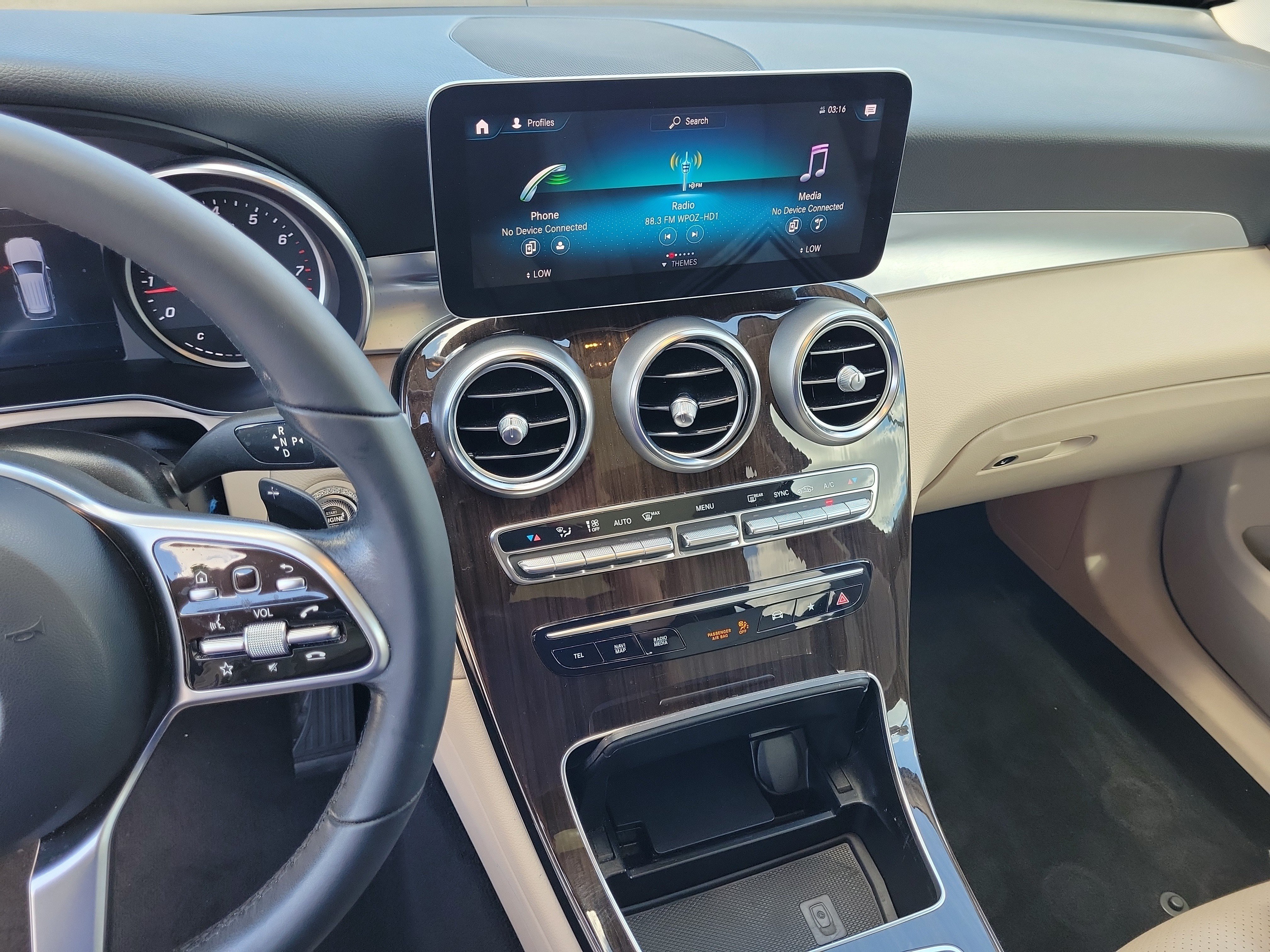 Used 2022 Mercedes-Benz GLC 300 image 23