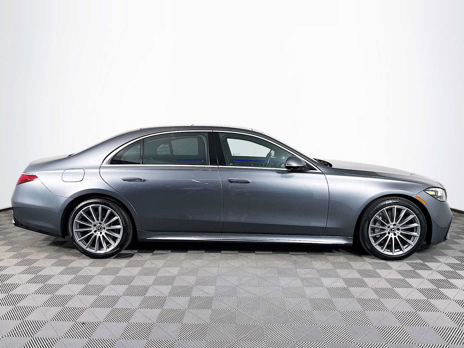 Used 2022 Mercedes-Benz S 580 4MATIC Sedan image 4