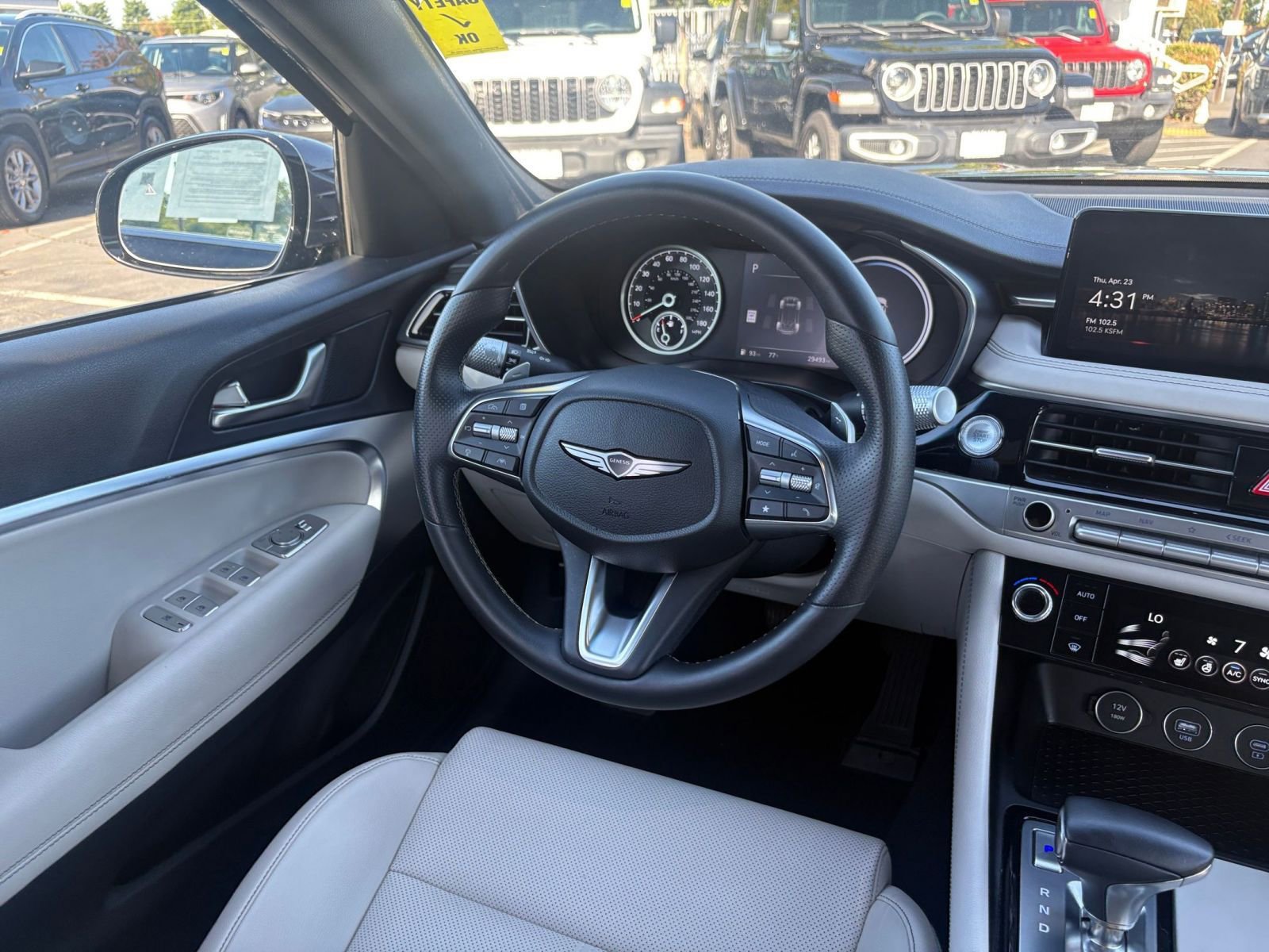 Used 2025 Genesis G70 2.5T image 36