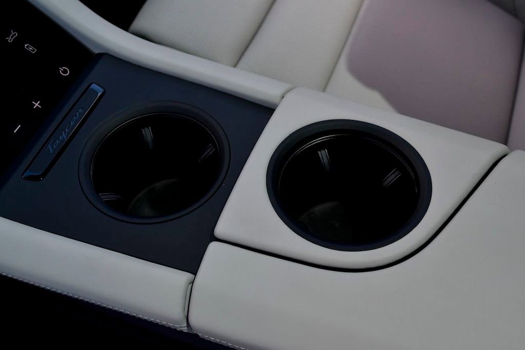 Used 2020 Porsche Taycan 4S image 57