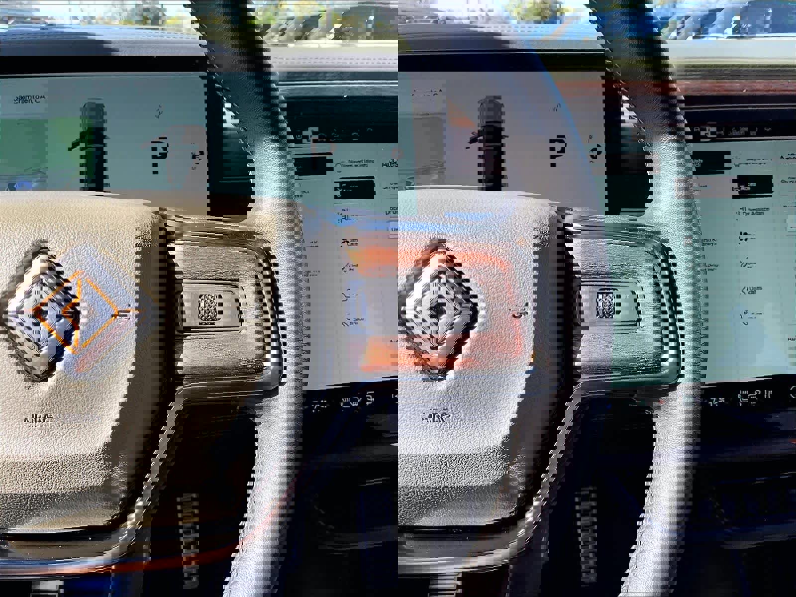 Used 2023 Rivian R1S Adventure image 21