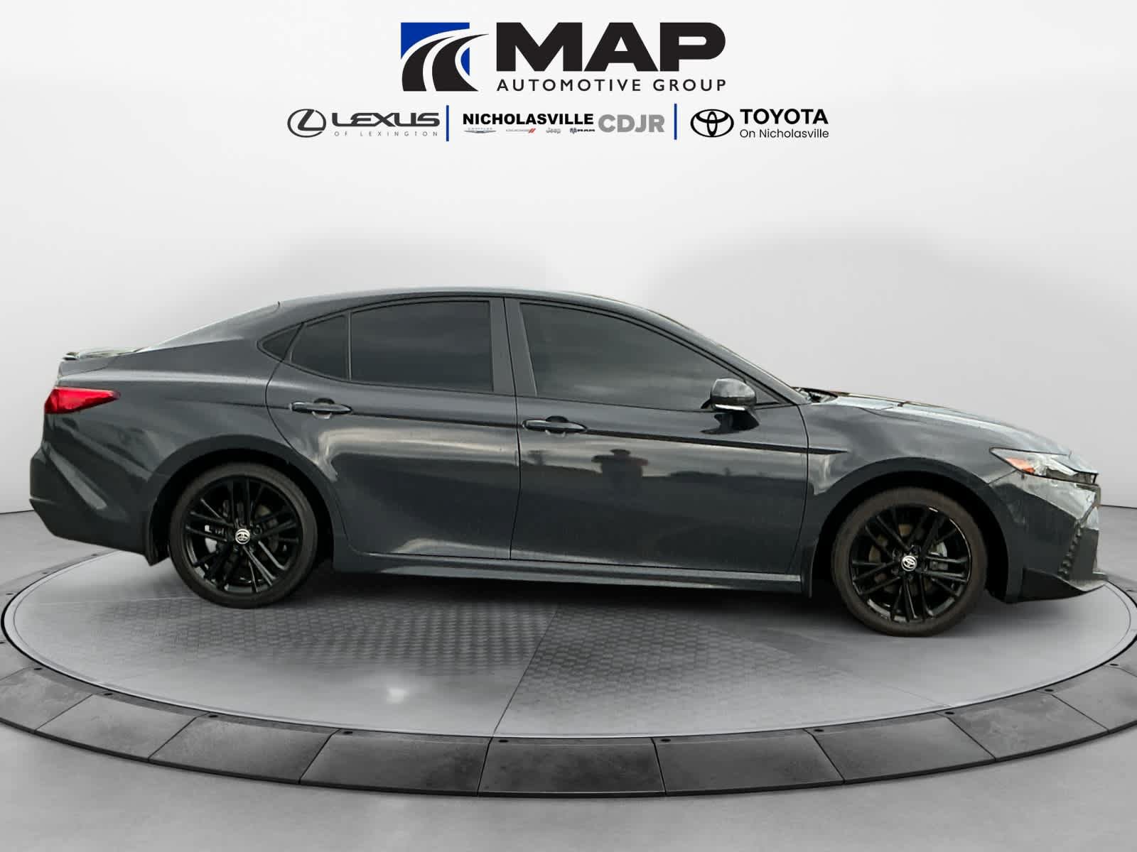 Used 2025 Toyota Camry SE FWD image 6