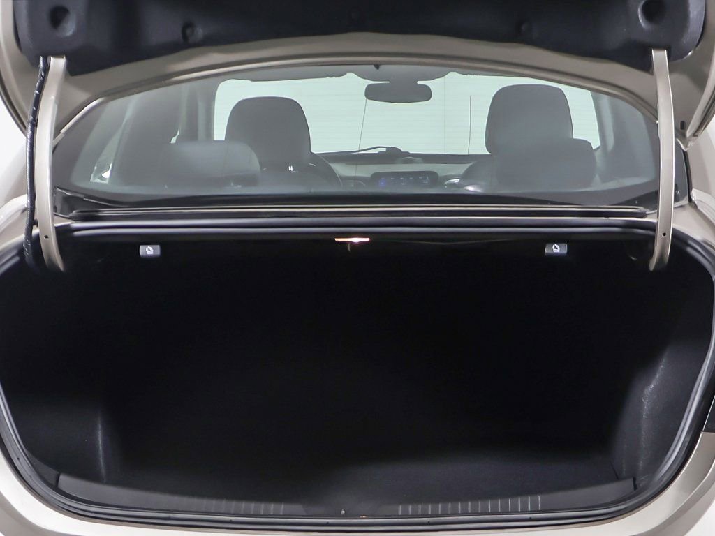 Used 2022 Chevrolet Malibu LS image 12