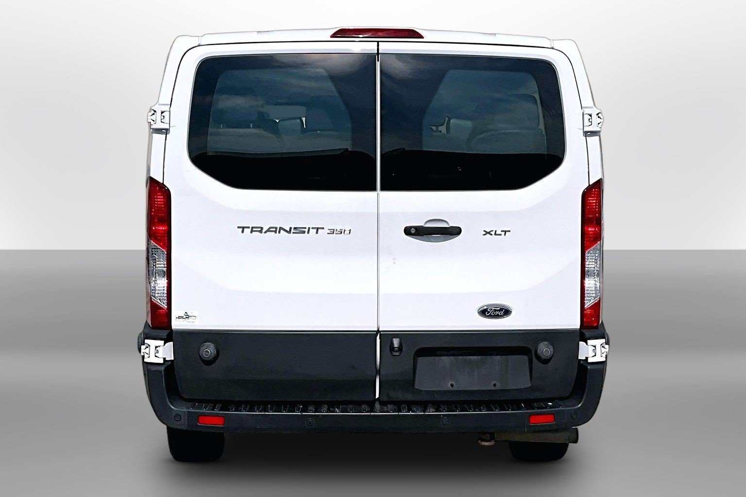 Used 2020 Ford Transit 350 XLT RWD image 4