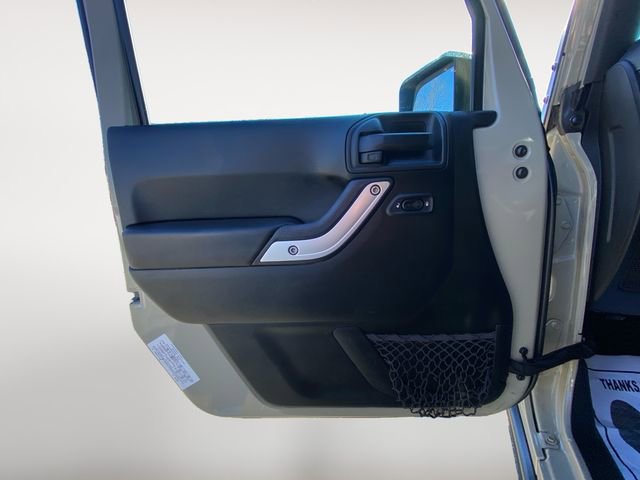 Used 2017 Jeep Wrangler Unlimited Rubicon w/ Cold Weather Group image 16