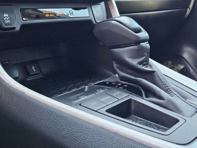 Used 2021 Toyota RAV4 LE FWD image 14