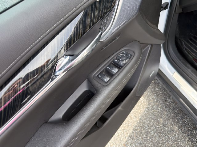 Certified 2024 Cadillac XT6 Premium Luxury w/ Technology Package FWD image 11