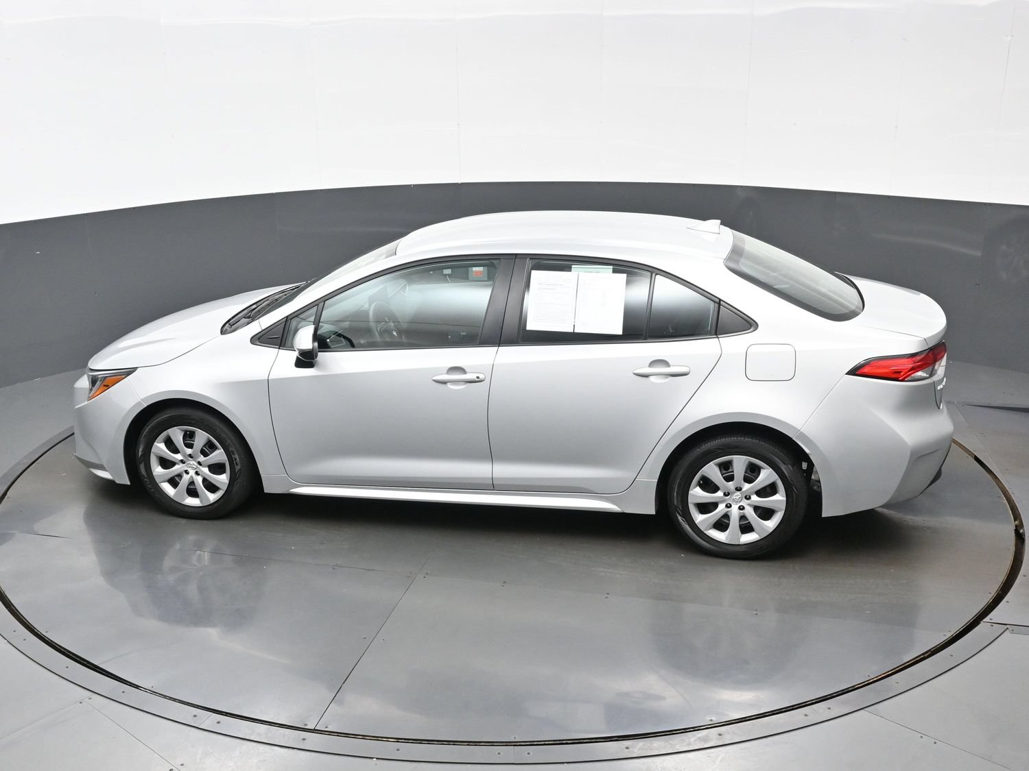 Used 2024 Toyota Corolla LE FWD image 34