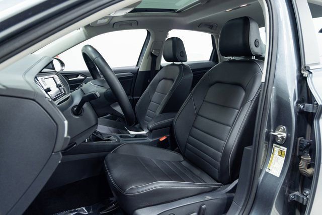 Used 2024 Volkswagen Jetta SE image 23