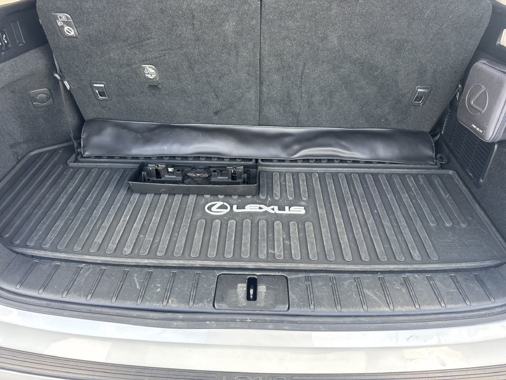 Used 2022 Lexus RX 350L FWD w/ Premium Package image 18