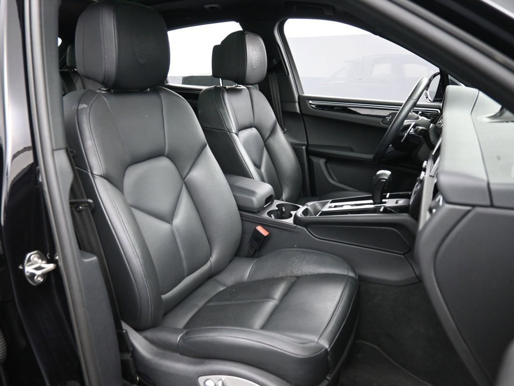 Certified 2023 Porsche Macan S image 29