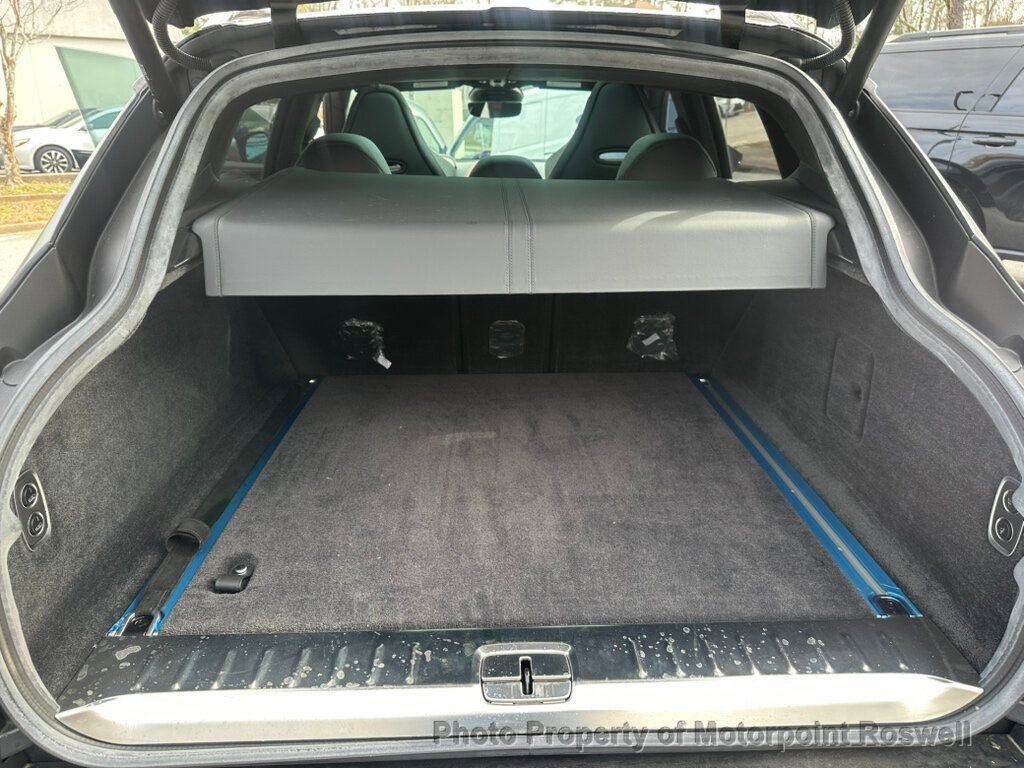 Used 2023 Aston Martin DBX image 32