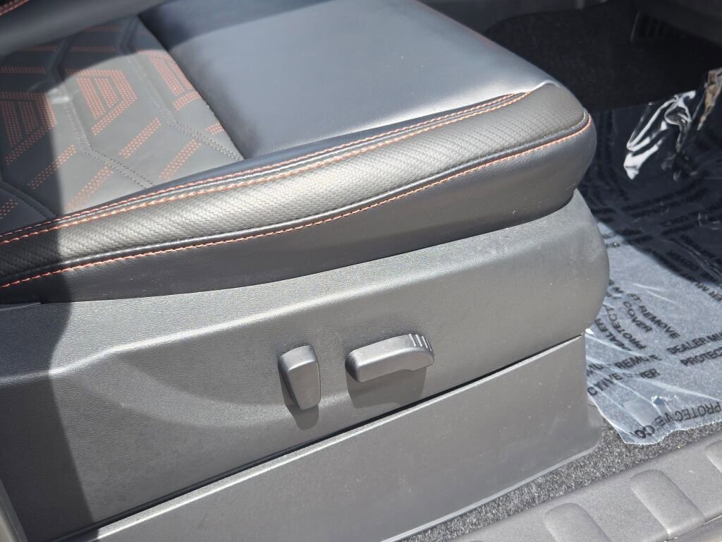 Used 2025 Nissan Frontier PRO-4X w/ Pro Premium Package AWD/4WD image 5