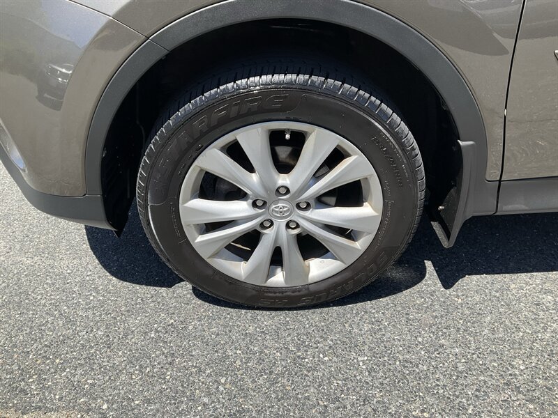 Used 2015 Toyota RAV4 Limited AWD/4WD image 9