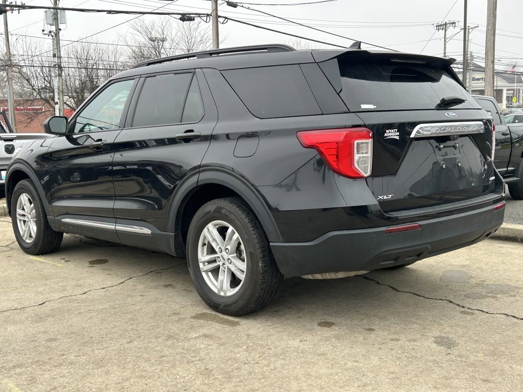 Used 2023 Ford Explorer XLT image 9