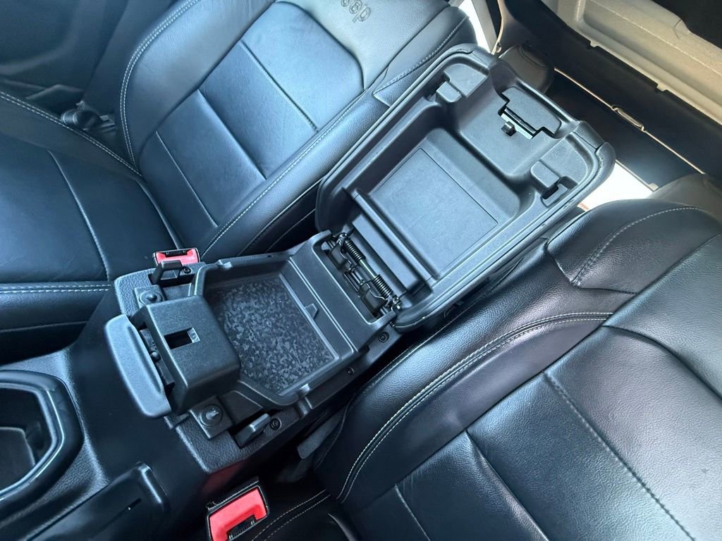 Used 2019 Jeep Wrangler Unlimited Sahara w/ Quick Order Package 24M Moab AWD/4WD image 40