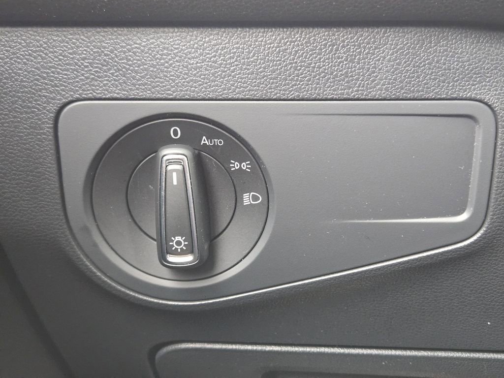Used 2024 Volkswagen Tiguan SE R-Line AWD/4WD image 28