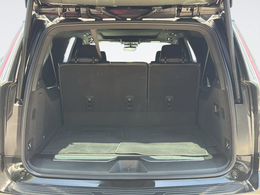 Certified 2026 Cadillac Escalade ESV Luxury RWD image 27