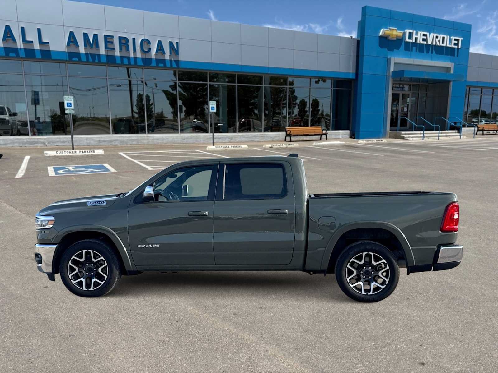 Used 2026 RAM 1500 Laramie AWD/4WD image 5