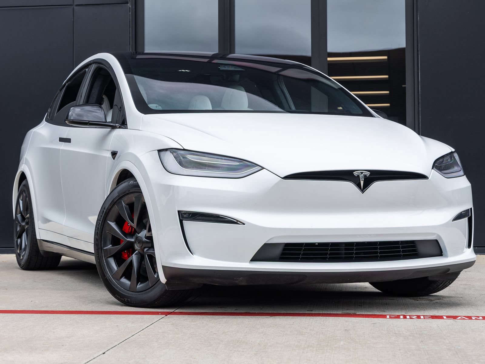 Used 2023 Tesla Model X Plaid AWD/4WD image 2