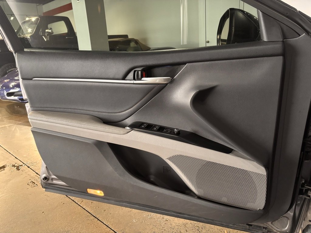 Used 2018 Toyota Camry XLE w/ Audio Package image 11