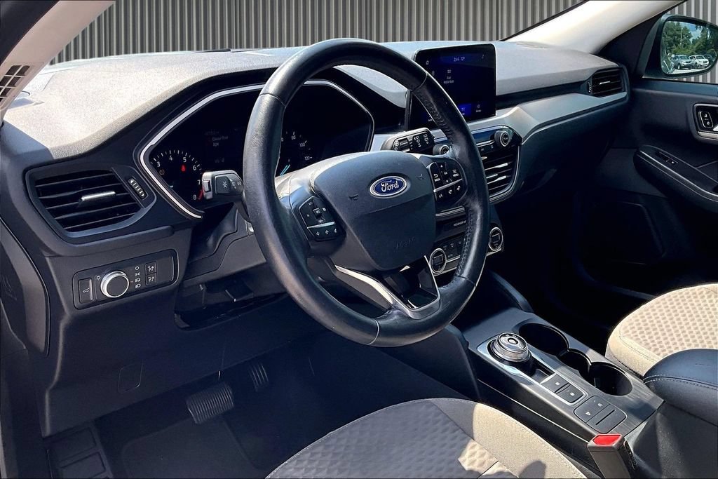 Used 2021 Ford Escape SE w/ Convenience Package FWD image 15