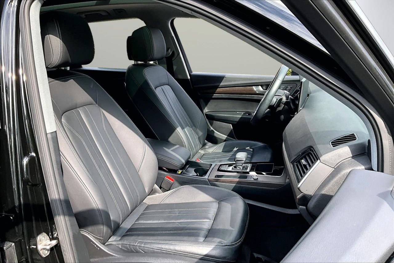 Used 2023 Audi Q5 2.0T Premium w/ Convenience Package AWD/4WD image 23