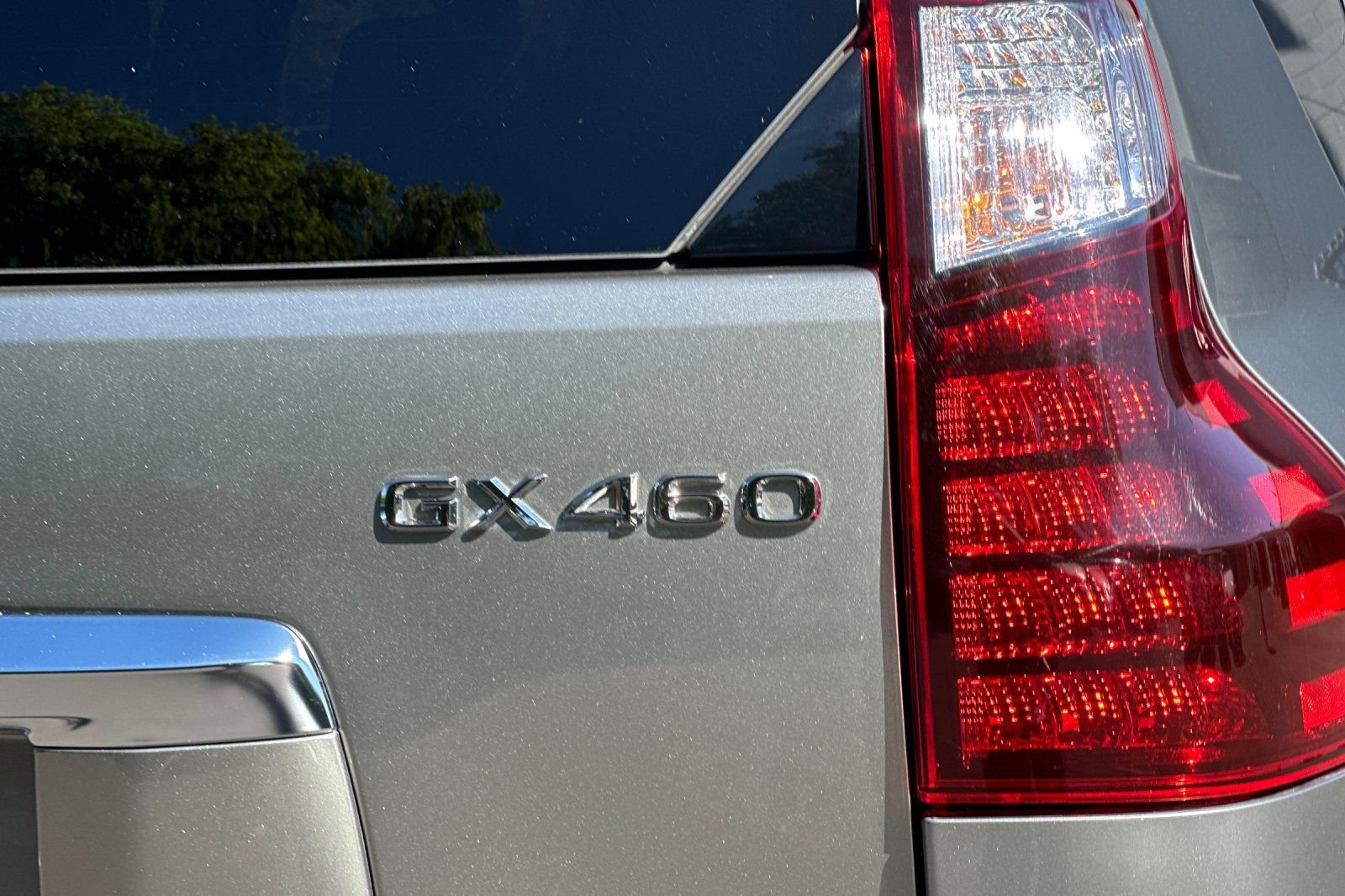 Used 2022 Lexus GX 460 Premium w/ Accessory Package AWD/4WD image 37