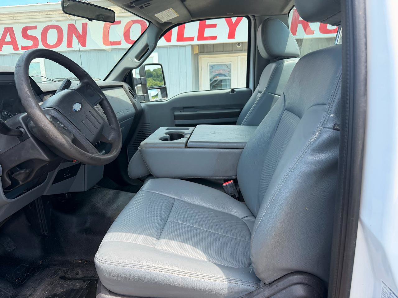 Used 2011 Ford F550 4x4 Regular Cab Super Duty w/ Payload Upgrade Pkg image 8