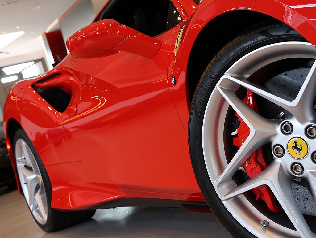Certified 2021 Ferrari F8 Tributo RWD image 8