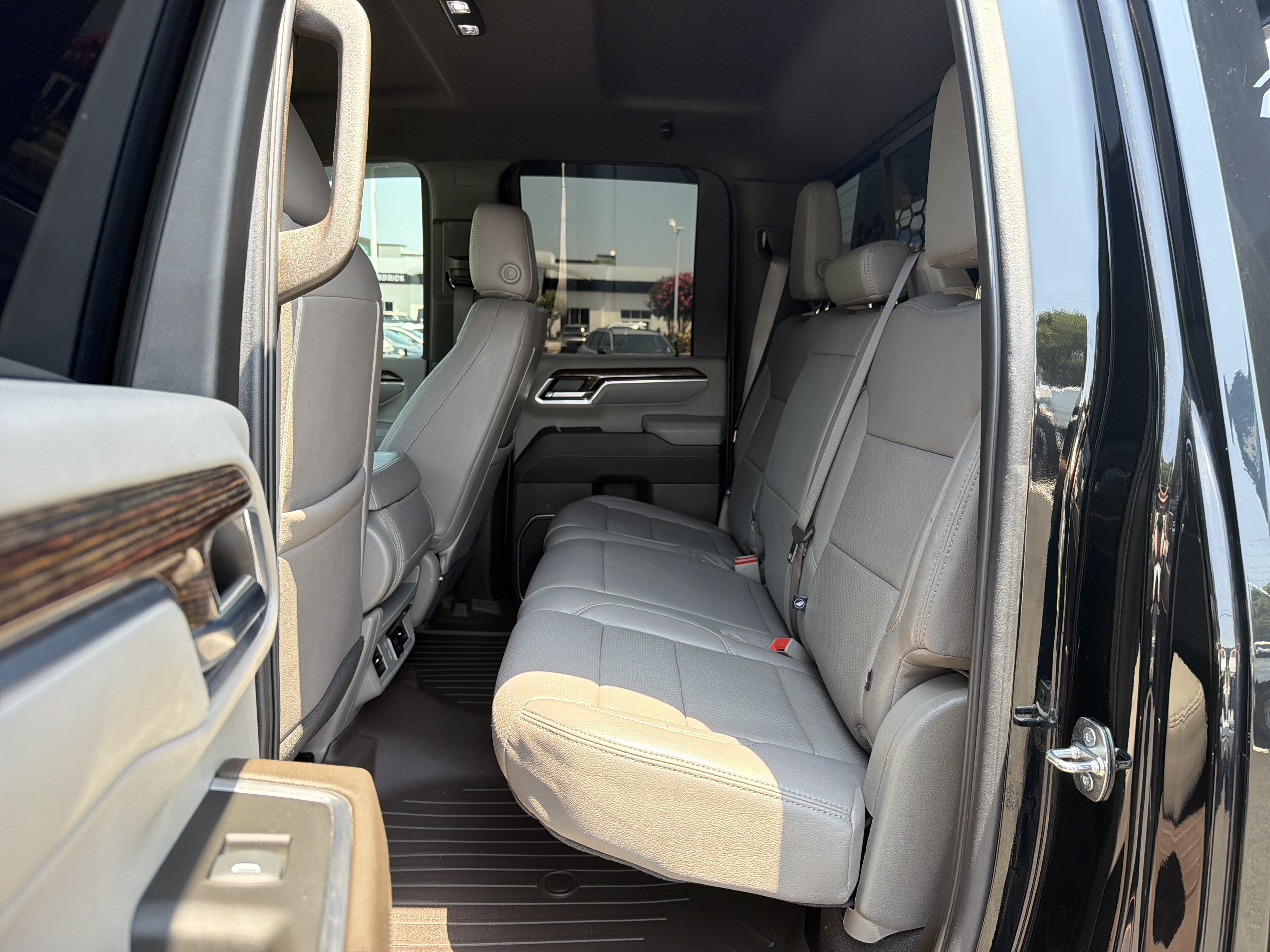 Used 2024 GMC Sierra 3500 SLE AWD/4WD image 32