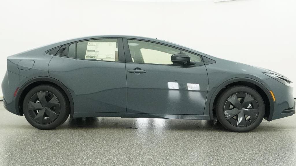 New 2027 Toyota Prius Plug-In Hybrid FWD image 27