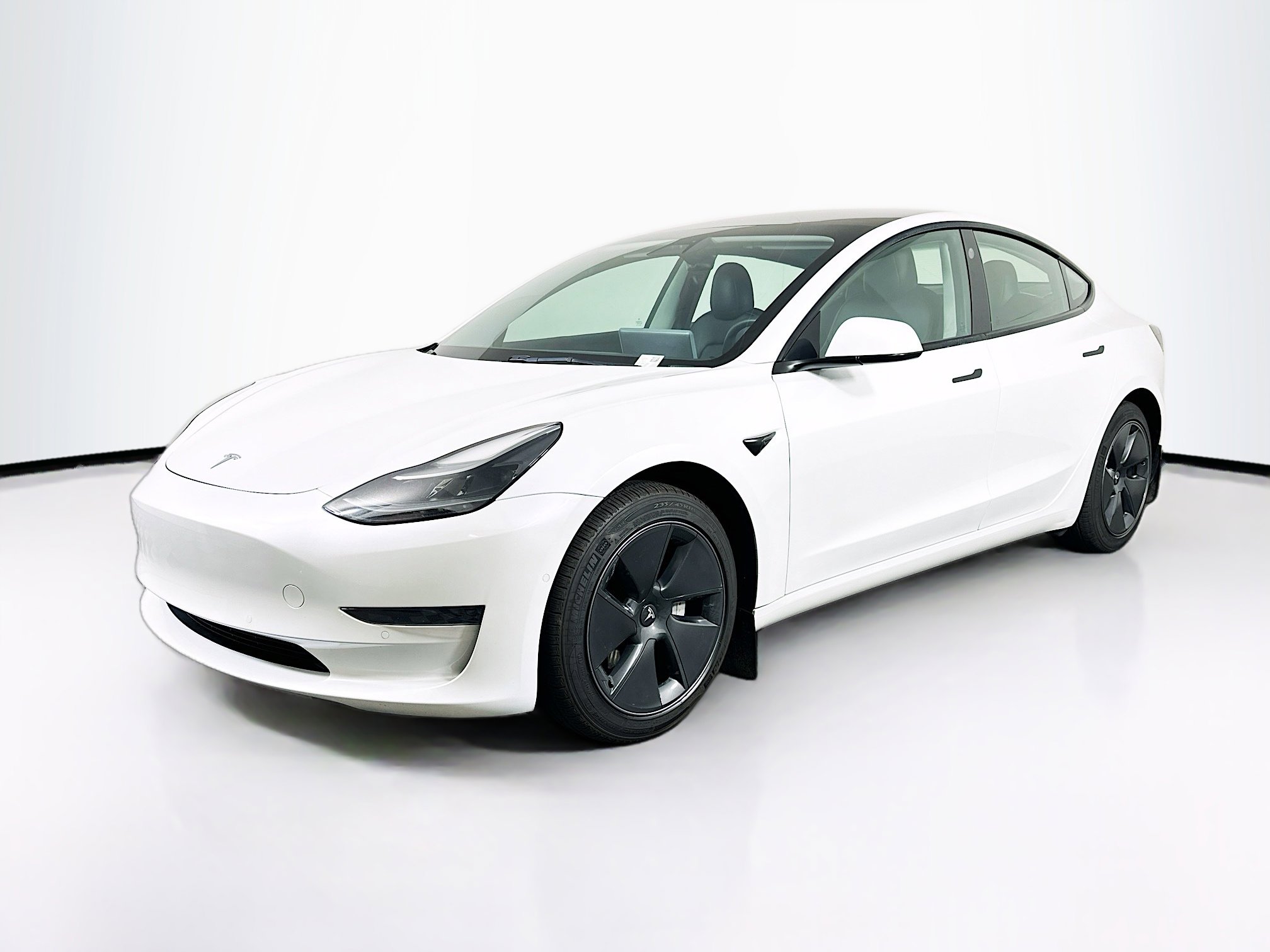 Used 2021 Tesla Model 3 Standard Range Plus RWD image 3