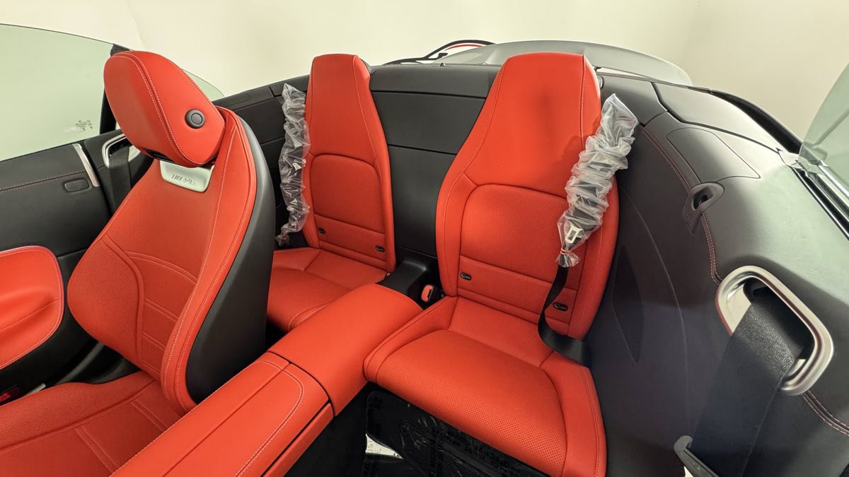 Used 2026 Mercedes-Benz SL 63 AMG 4MATIC image 32