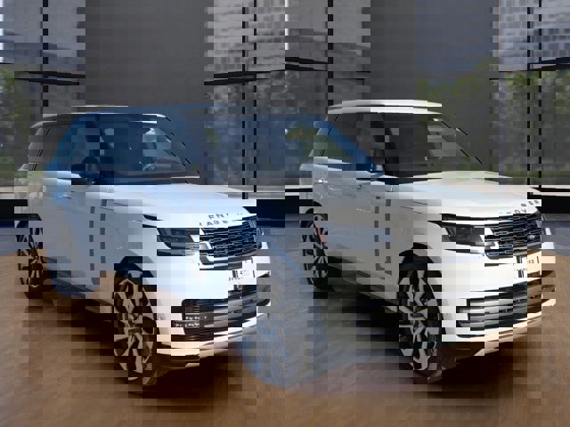 Used 2023 Land Rover Range Rover Long Wheelbase SE image 7