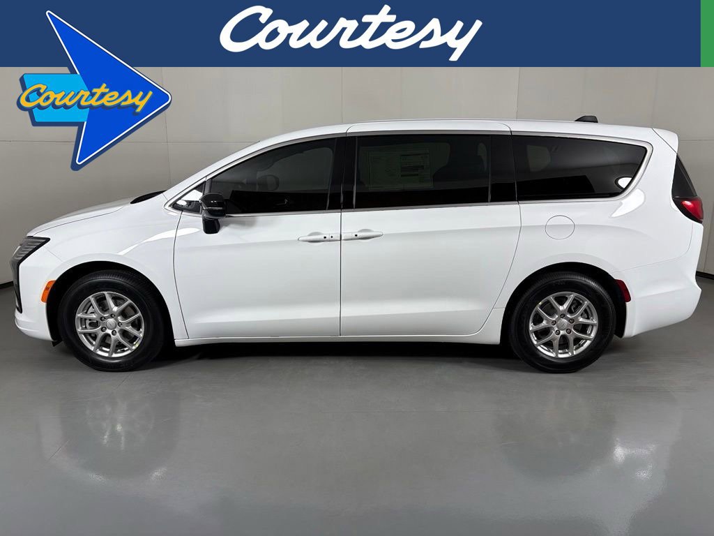 New 2027 Chrysler Pacifica LX FWD image 1
