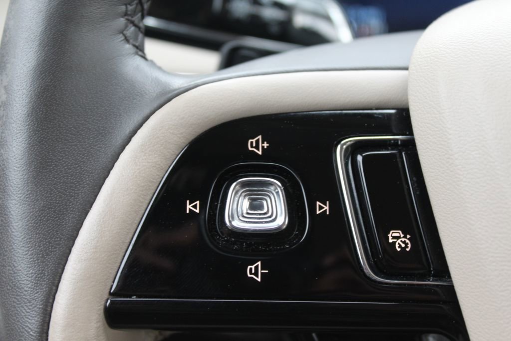 Used 2023 Lincoln Corsair Reserve w/ Equipment Group 201A image 11