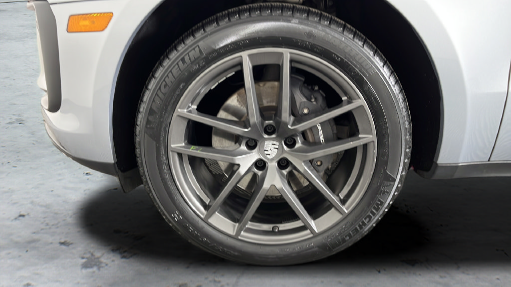 Used 2023 Porsche Macan Turbo AWD/4WD image 46