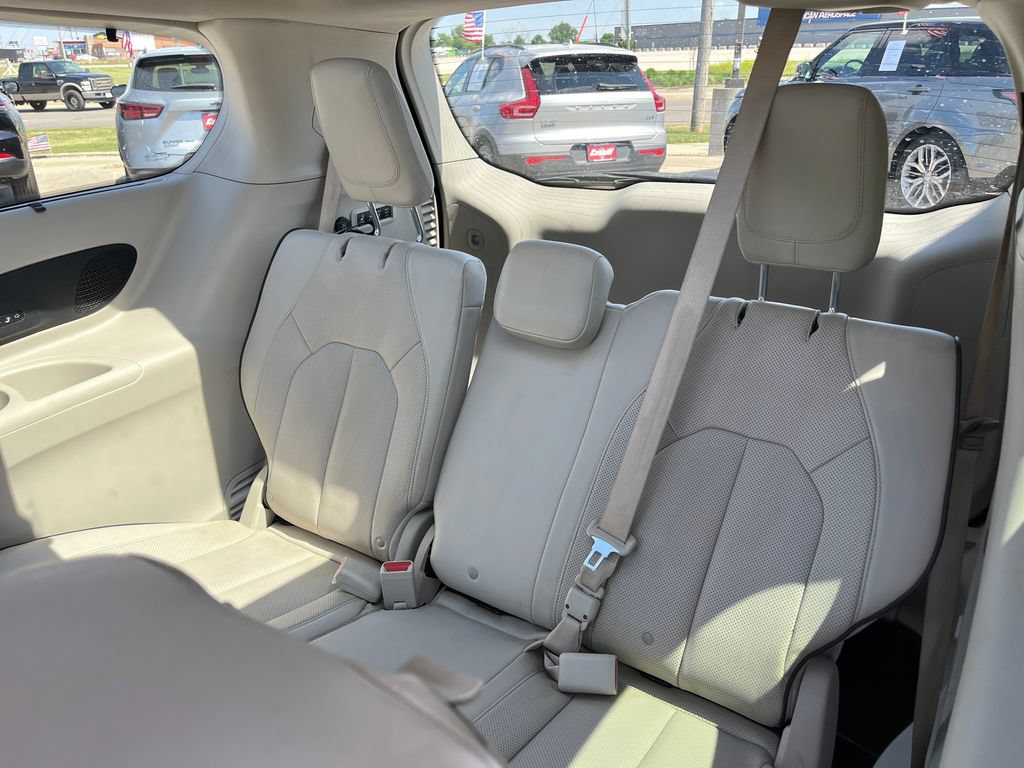 Used 2021 Chrysler Pacifica Limited w/ Premium & Safety Sphere Group AWD/4WD image 30