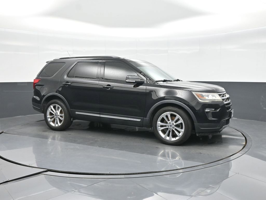 Used 2018 Ford Explorer XLT w/ Equipment Group 202A FWD image 18