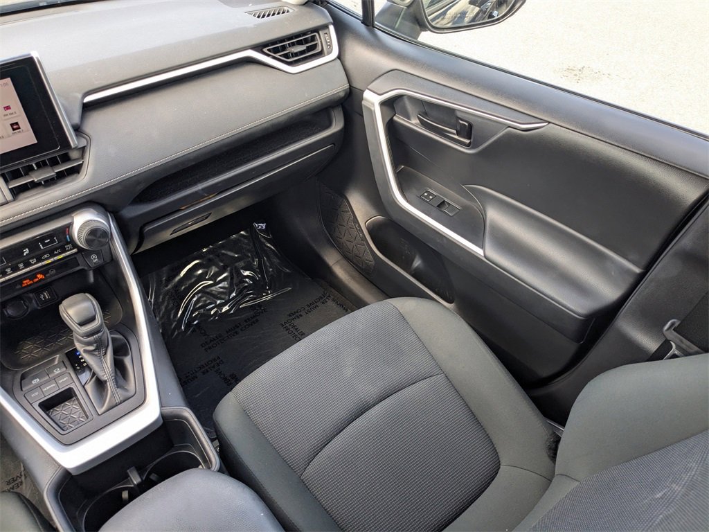Used 2024 Toyota RAV4 LE image 17