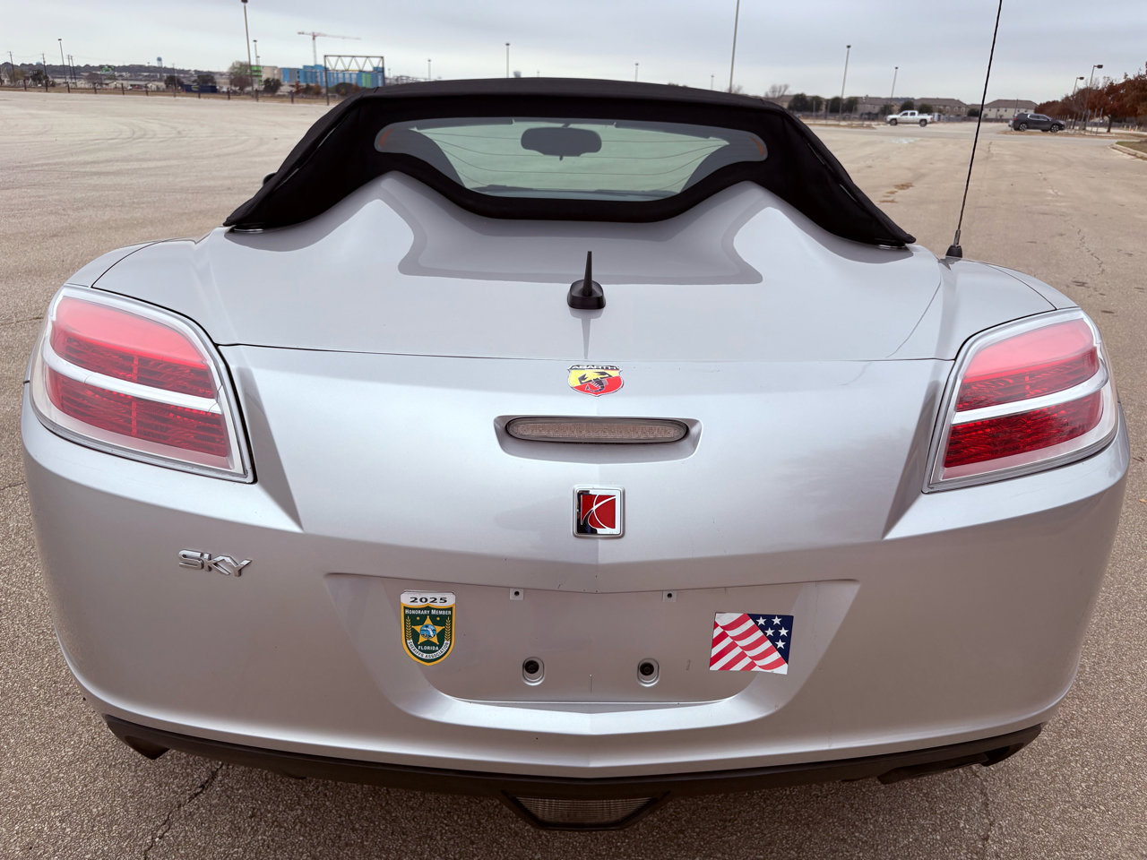 Used 2007 Saturn Sky image 3