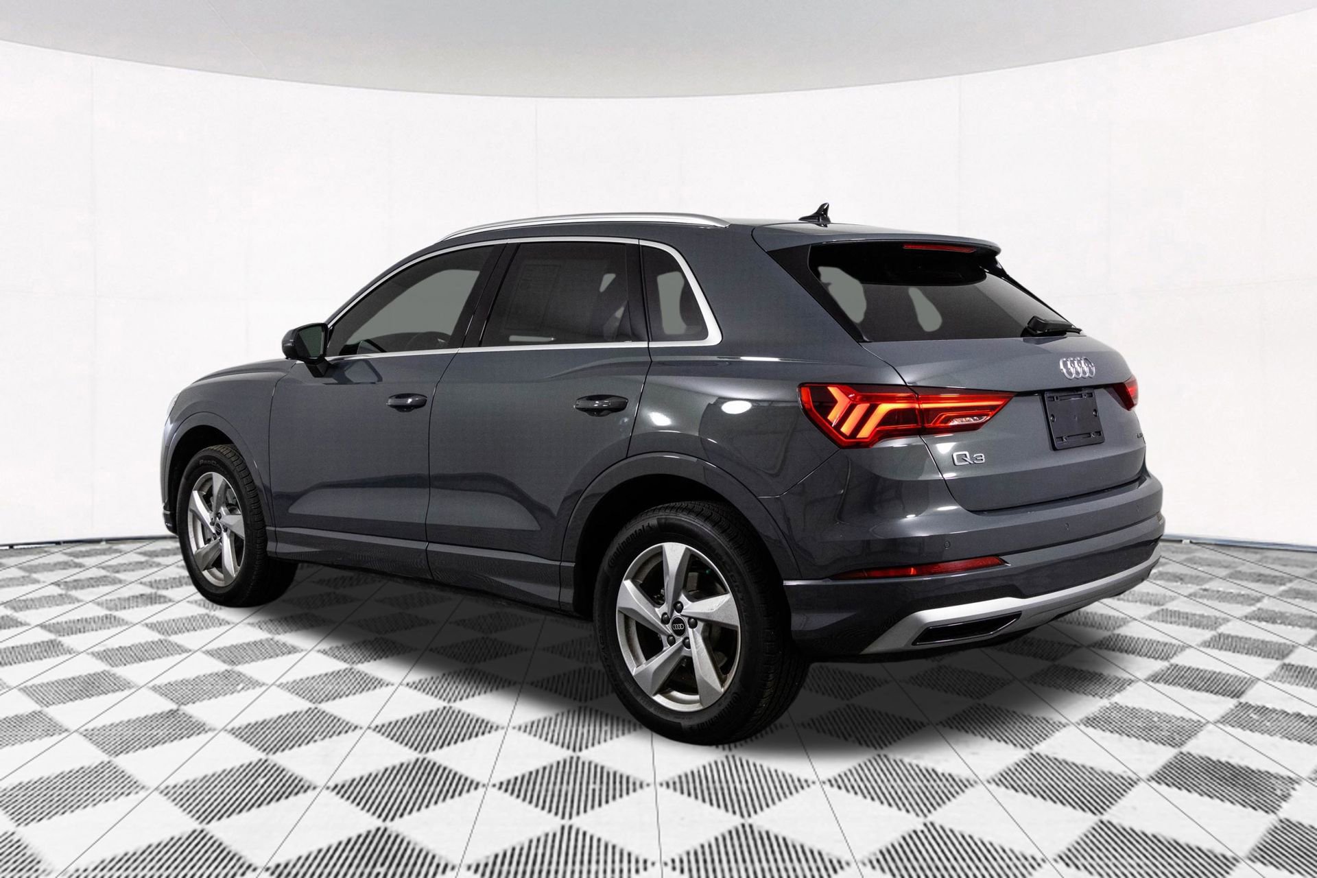 Used 2022 Audi Q3 2.0T Premium Plus image 12