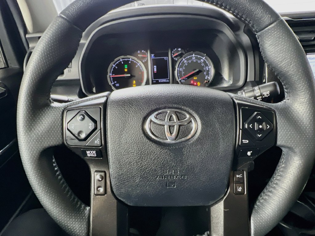 Used 2022 Toyota 4Runner TRD Off-Road Premium AWD/4WD image 15