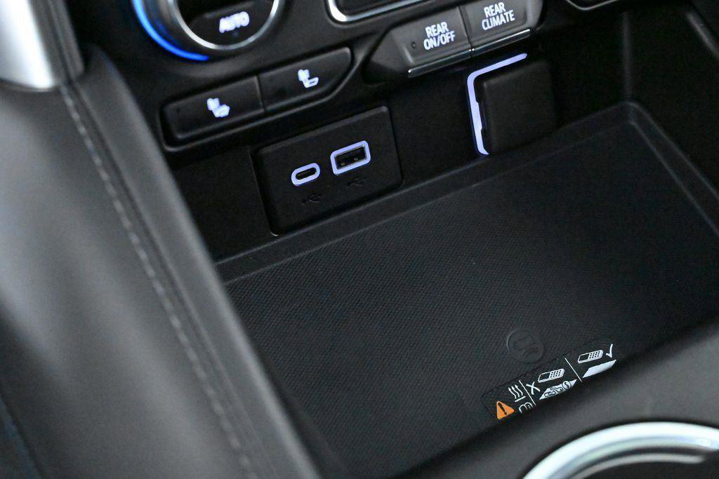 Used 2021 Chevrolet Tahoe Z71 w/ Luxury Package image 24