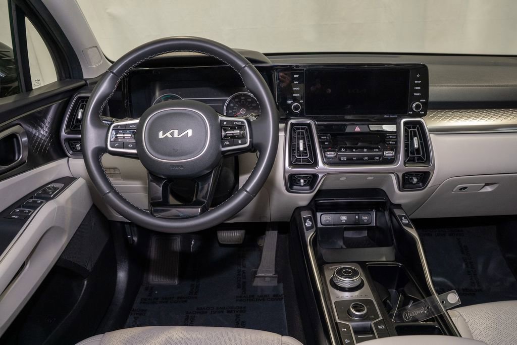 Certified 2023 Kia Sorento EX image 7