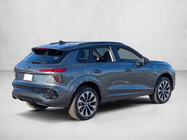 New 2026 Audi Q3 quattro 2.0T w/ Driver Assistance Package AWD/4WD image 2