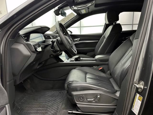 Used 2023 Audi e-tron Prestige w/ Prestige Package AWD/4WD image 11