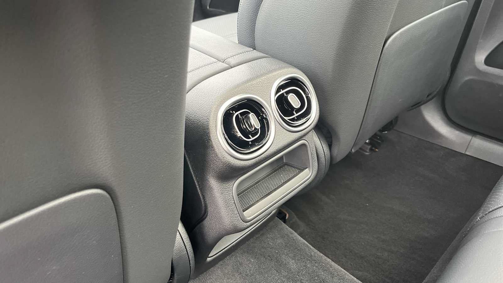 Used 2026 Mercedes-Benz GLC 300 4MATIC image 36